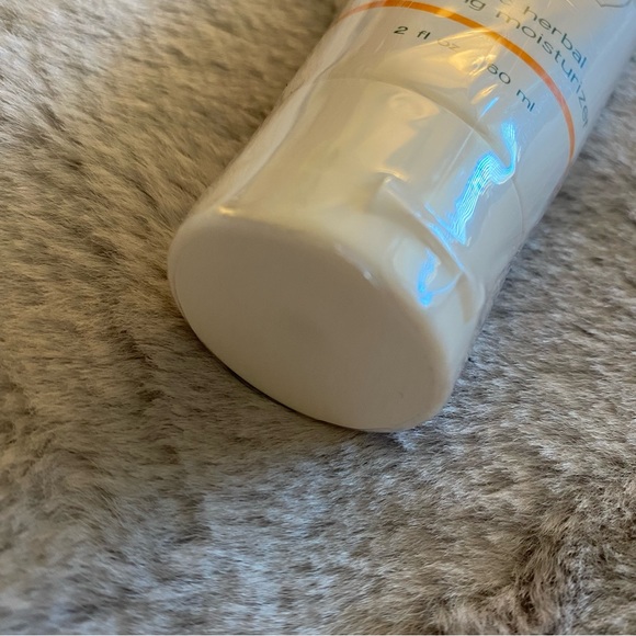 Namaste Skin Turmeric Herbal Anti-Aging Moisturizer - Picture 3 of 6